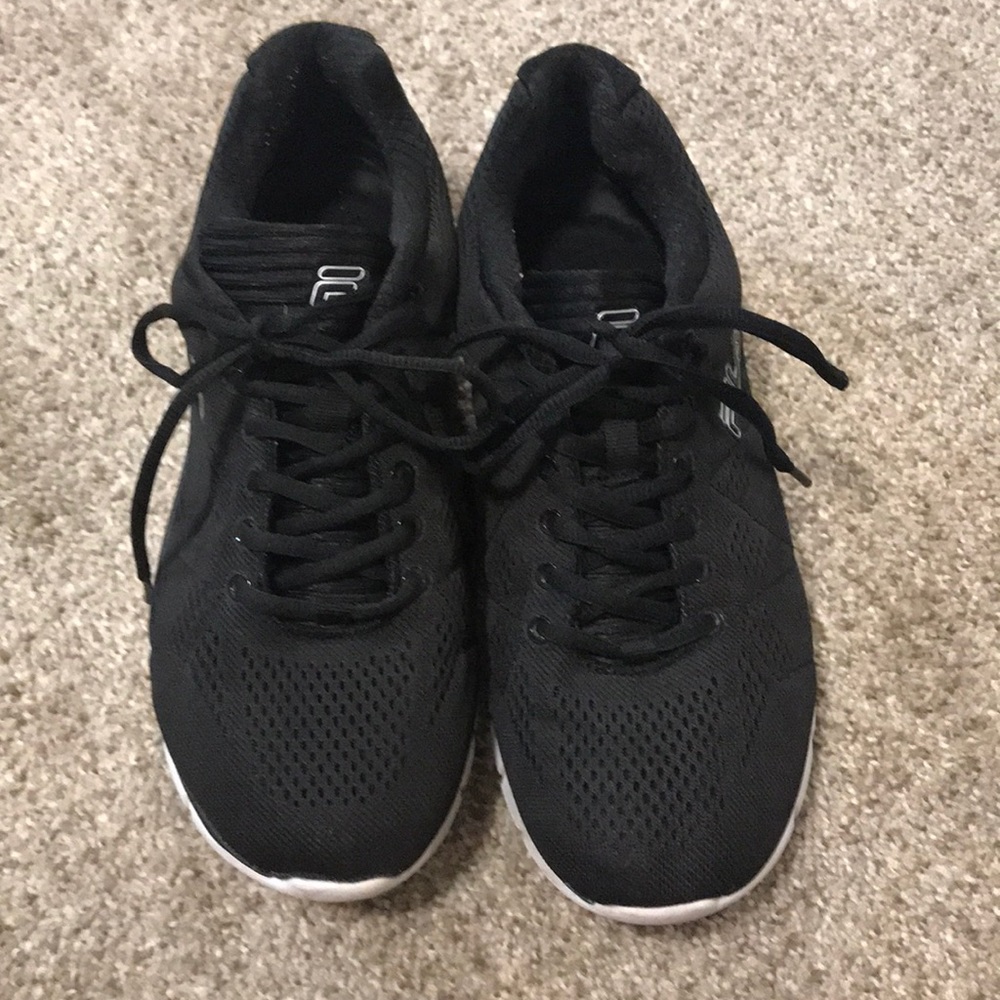 Men’s 10 Fila Memory Foam Athletic Shoes